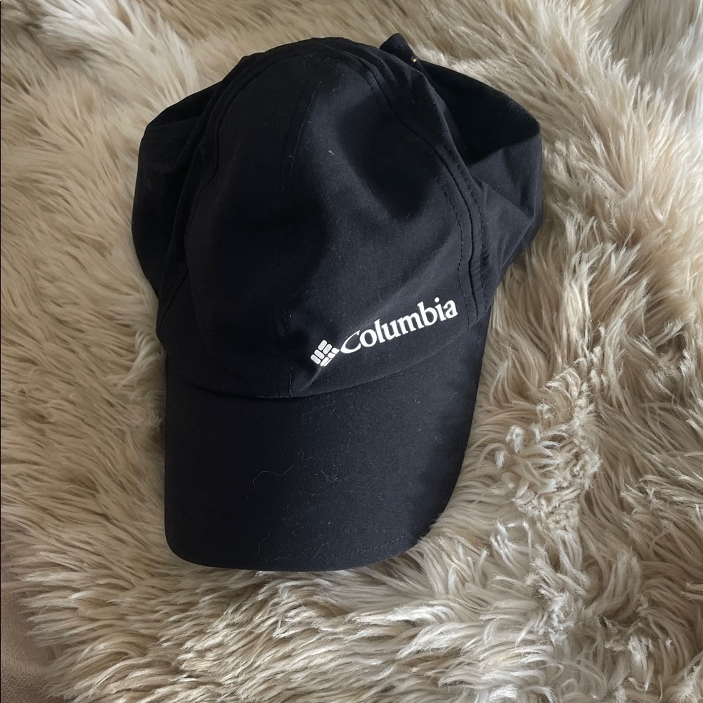 Columbia Classic Black Baseball Cap